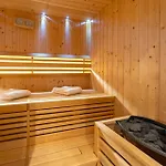 Amazing In With Sauna Sukošan